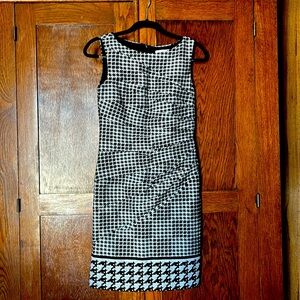 Jessica Simpson Size 4 Herringbone Dress